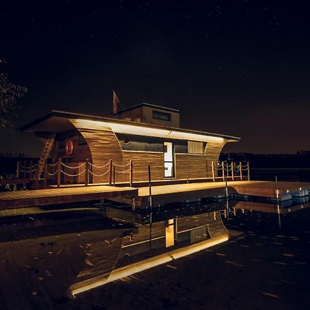 Houseboat Slesin Hotel Exterior photo